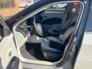 2019 Jeep Compass Limited showcasing its sleek design and modern features.