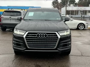 2018 Audi Q7 3.0T showcasing its luxurious design, premium build quality, and elegant details.