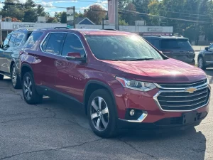 2018 Chevrolet Traverse SUV showcasing its sleek design and spacious build, perfect for families and versatile driving needs.