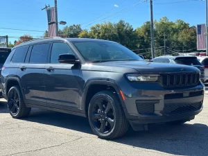 2021 Jeep Grand Cherokee L Altitude in a sleek design with modern features and premium detailing.