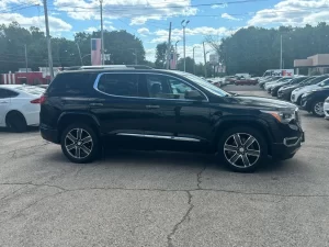 2017 GMC Acadia showcasing its sleek design and modern features, highlighting its versatility and premium craftsmanship.