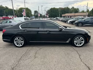 Highlighting key features of the 2016 BMW 7 Series, showcasing luxury, advanced technology, and premium performance details.