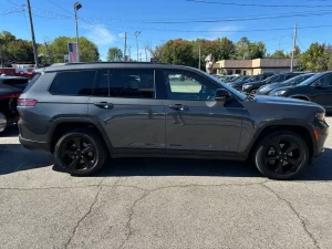 2021 Jeep Grand Cherokee L Altitude in a sleek design with modern features and premium detailing.