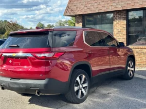 2018 Chevrolet Traverse SUV showcasing its sleek design and spacious build, perfect for families and versatile driving needs.