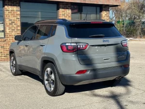 2019 Jeep Compass Limited showcasing its sleek design and modern features.