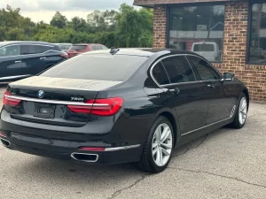 Highlighting key features of the 2016 BMW 7 Series, showcasing luxury, advanced technology, and premium performance details.