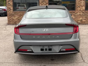 2021 Hyundai Sonata SE showcasing its modern design and stylish details.