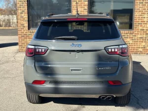 2019 Jeep Compass Limited showcasing its sleek design and modern features.